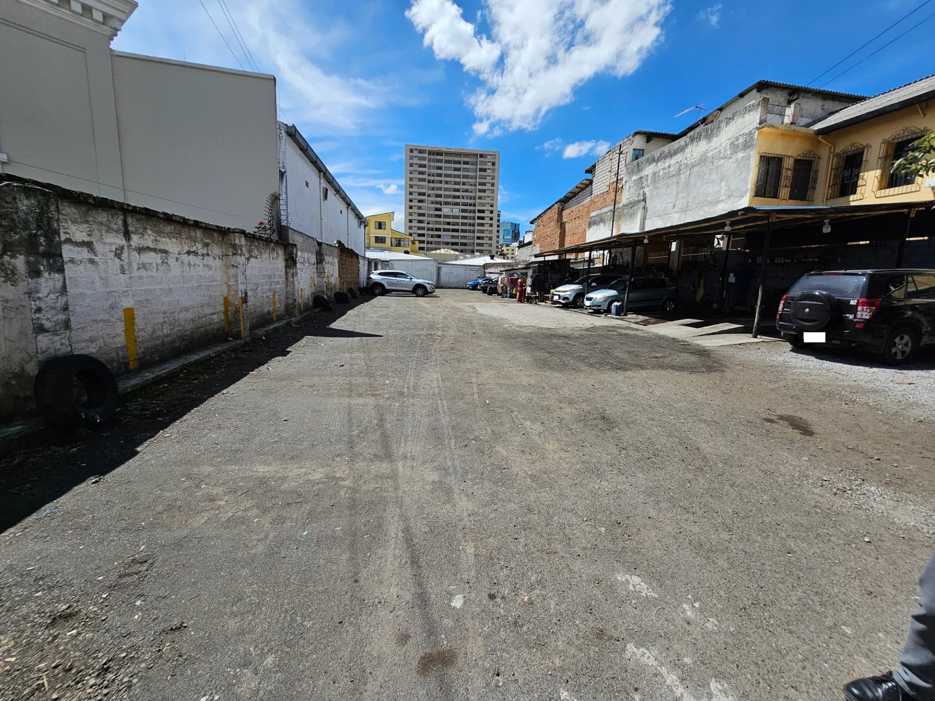 ESPECTACULAR TERRENO AV. ORELLANA QUITO — imagen 7
