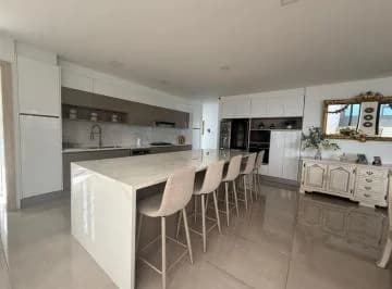 Hermosa Casa de Venta en Sector Arrayanes Puembo! — imagen 4