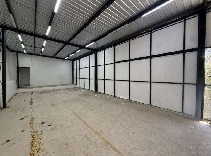 Terreno con Bodega en Renta, Azuay — imagen 1