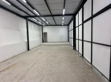 Terreno con Bodega en Renta, Azuay — imagen 3