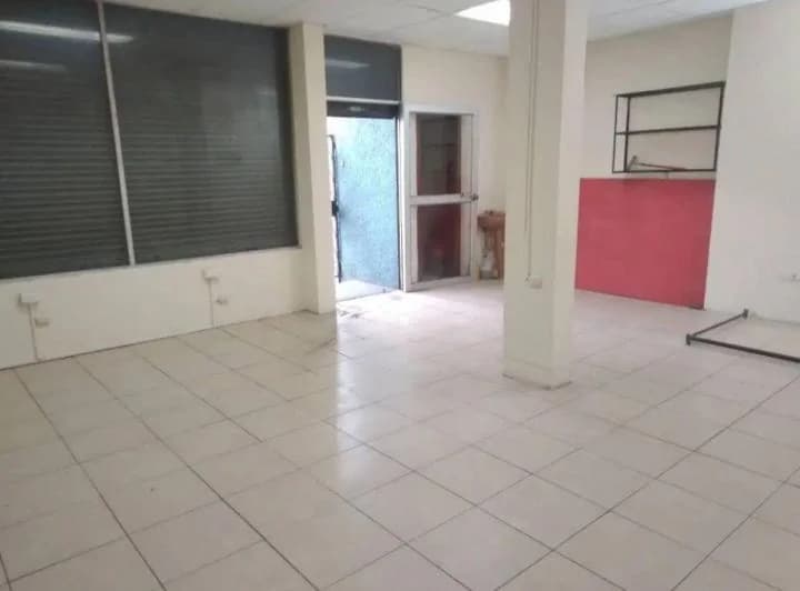 Venta Local Comercial. Esquinero Cerca Av Occidental — imagen 1