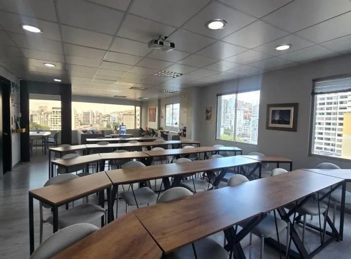 Oficina Corporativa en Venta | Precio de Oportunidad | Excelente Ubicación Junto Al Multicentro — imagen 1