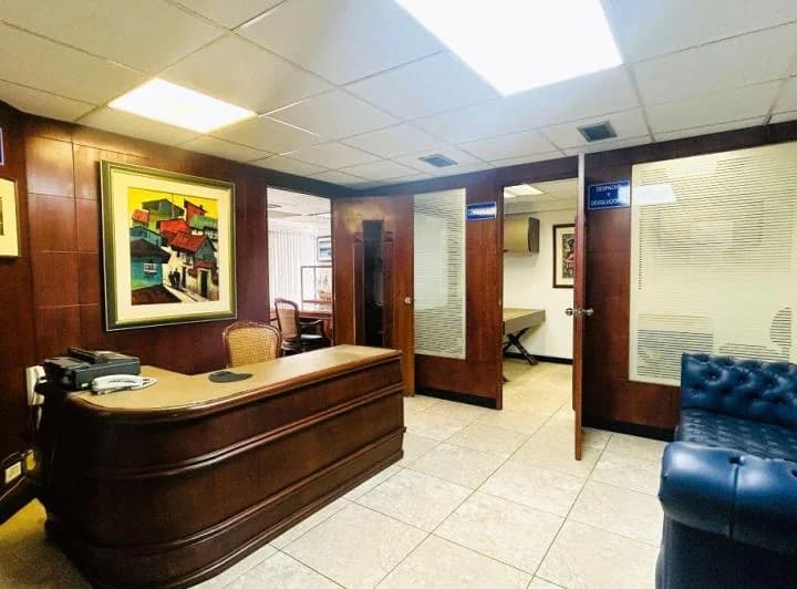 Venta de Oficina Frente Al Cci — imagen 1