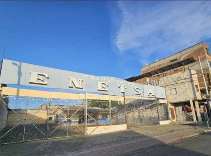 Local Comercial de Alquiler en Manta, Manabí — imagen 1