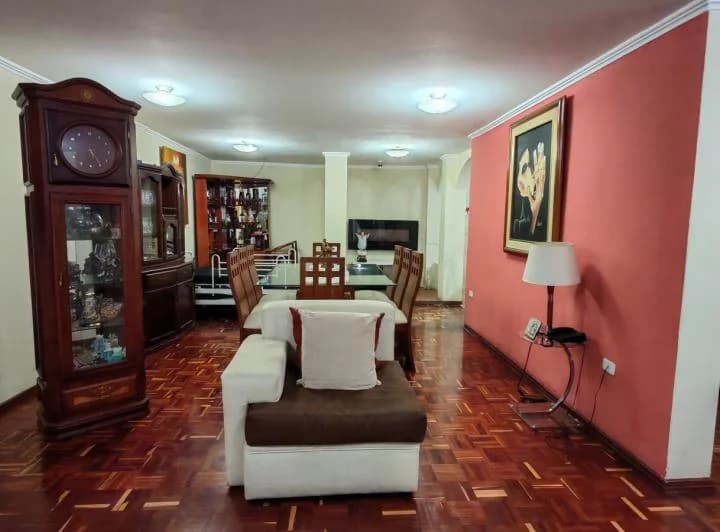 Casa en Venta 4 Dorm. 215 m² - Sector California Alta - Quito — imagen 1