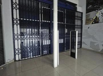 Propiedad Comercial Av 10 de Agosto — imagen 3