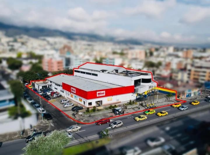 Bodega Mas Locales Comerciales y Oficinas en Venta Sector El Inca 2600 m de Terreno — imagen 1