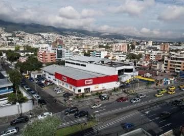 Bodega Mas Locales Comerciales y Oficinas en Venta Sector El Inca 2600 m de Terreno — imagen 2