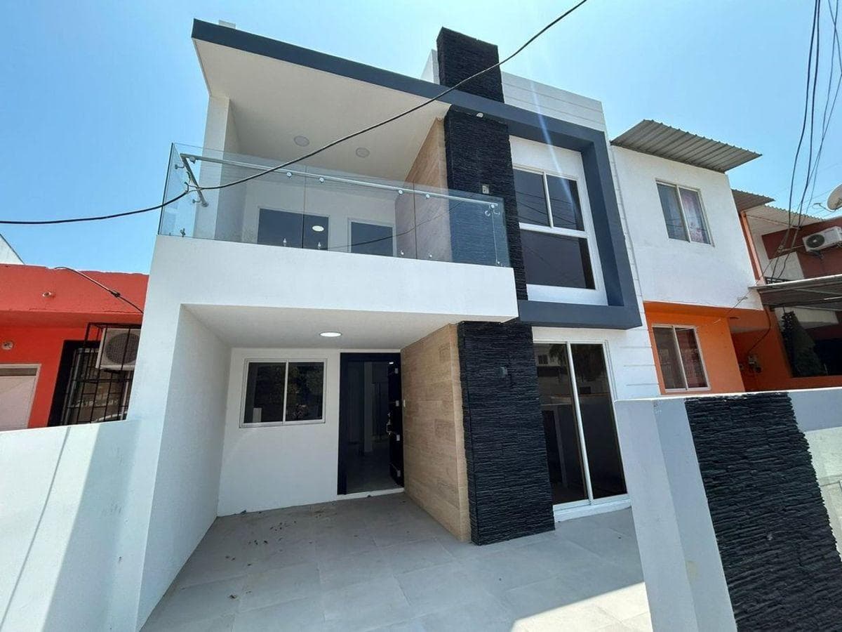 Casa en venta en Manta, Manabí