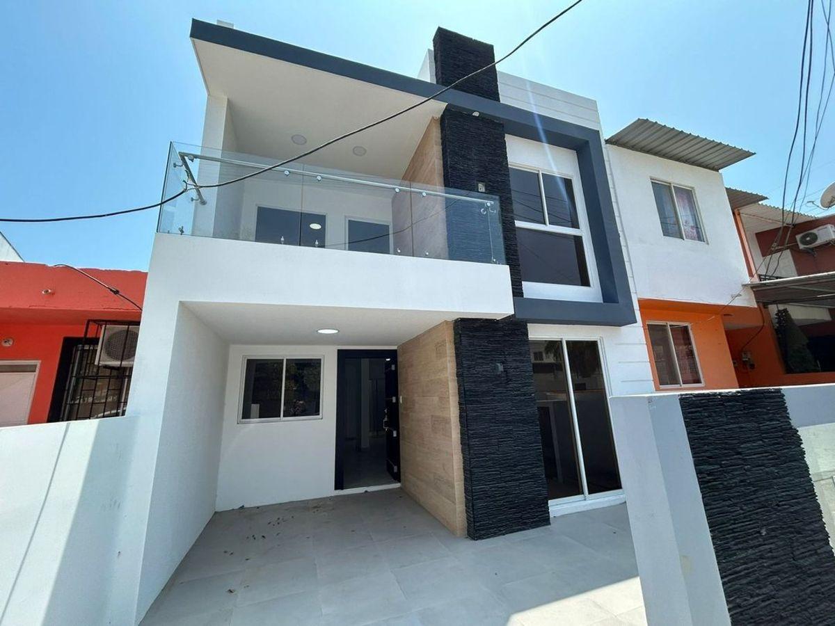Casa en venta en Manta, Manabí