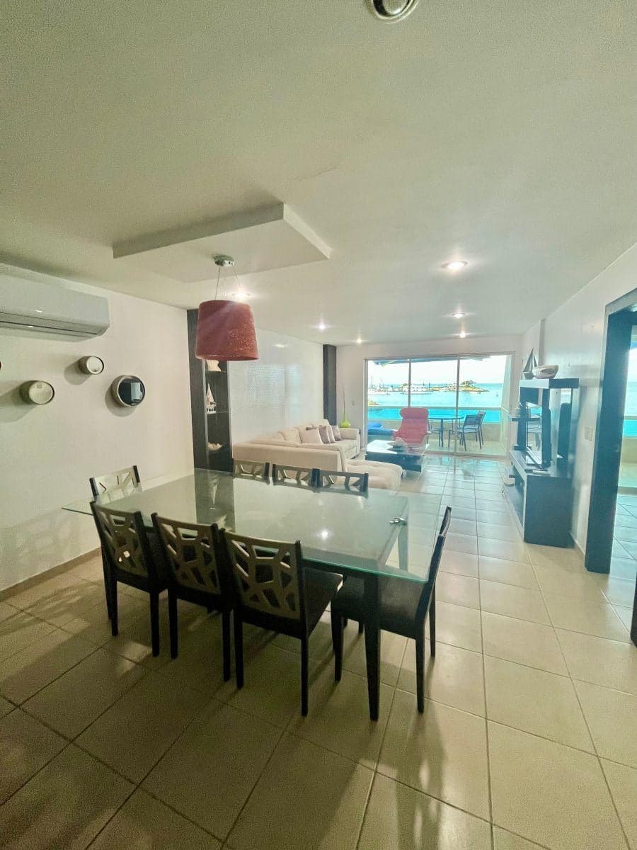 Departamento en venta en Salinas, Santa Elena