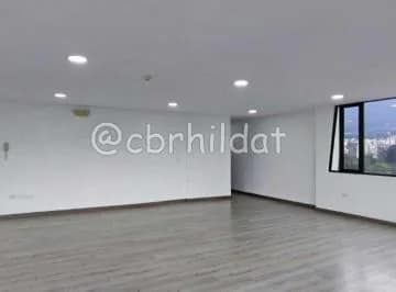 H/ La Carolina, Oficina Esquinera, Piso Alto con Vista 83 m², 2 Parqueaderos 145.900usd — imagen 4