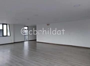 H/ La Carolina, Oficina Esquinera, Piso Alto con Vista 83 m², 2 Parqueaderos 145.900usd — imagen 2
