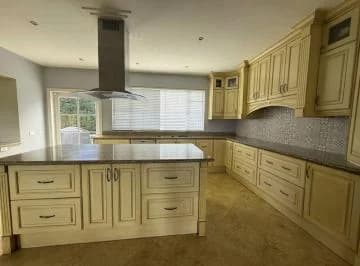 Preciosa Casa Mediterránea Moderna de Venta/arriendo en El Club Arrayanes Puembo! — imagen 2