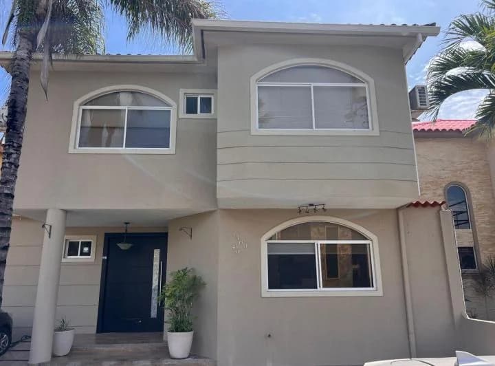 Se Vende Casa Urb. Portal Al Sol 4 Dorm., Guayas — imagen 1