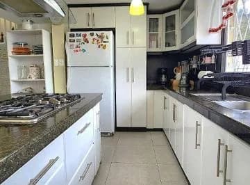 Venta Casa + Suite / Sector Pusuqui / 4 Dorm./ 339 m² — imagen 2