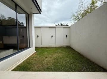 Casa con 237 m² y 3 Habitaciones en Venta en La Primavera — imagen 2