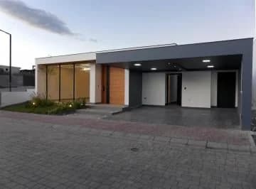 Hermosa Casa Independiente de Una Planta en Tumbaco — imagen 5