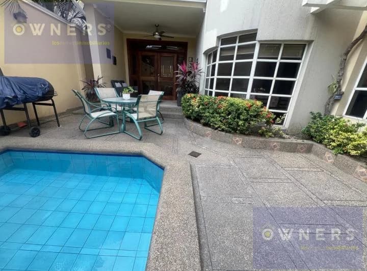 Venta Casa Esquinera Piscina Puerto Azul (Jlr), Guayas — imagen 1