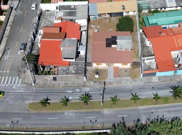 Terreno Comercial Independiente en Venta con Construcción en Sector Capelo — imagen 1