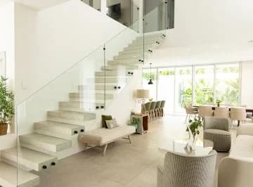 Hermosa Casa en Venta, Urbanización Isla Celeste, Estribor, Diagonal Al Río, Guayas — imagen 4