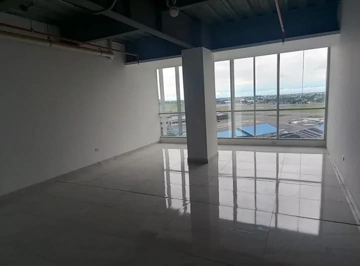Oficina de Estreno en Venta en La Av de Las Américas, Guayas — imagen 1