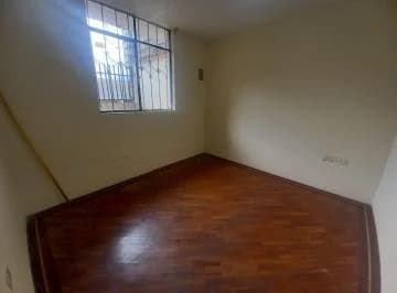 Venta de Casa con Dos Departamentos en La Argelia — imagen 2