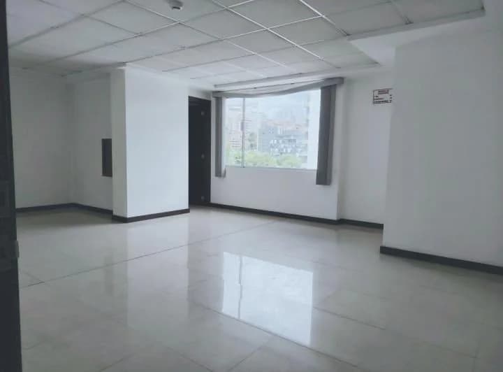 Vendo Oficina en Sector Bosano — imagen 1