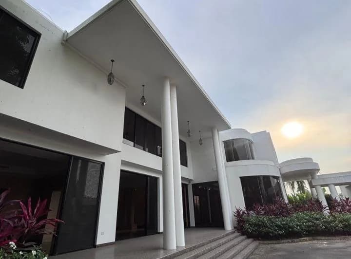 Vista Al Lago - Casa de Lujo en Venta, Guayas — imagen 1