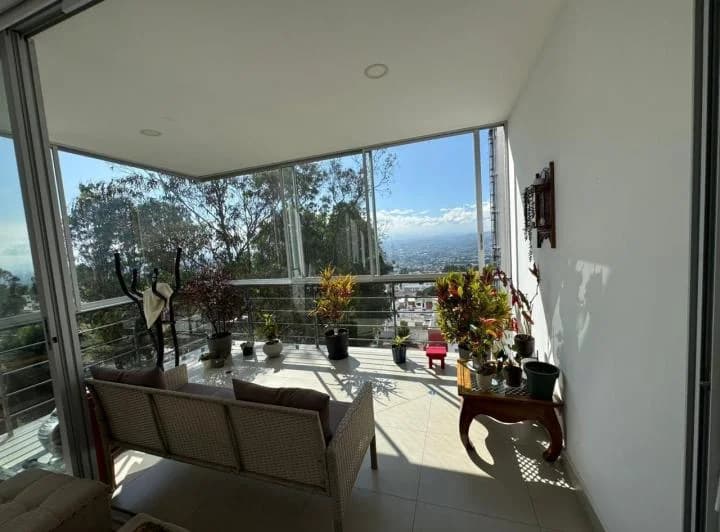 Vendo Departamento 3 D San Juan Cumbaya — imagen 1