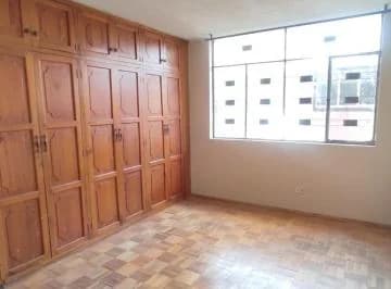 Venta Casa Rentera de 6 Departamentos Sector La Villaflora — imagen 3
