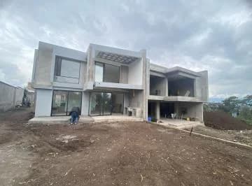 Casa en Venta 3 Dorm. 200 m de Area Verde, Nayon — imagen 5