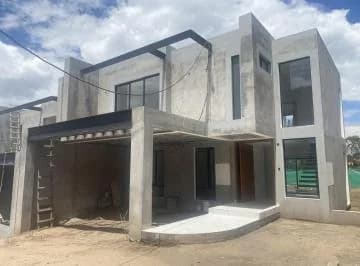 Casa en Venta 3 Dorm. 200 m de Area Verde, Nayon — imagen 3