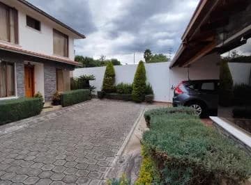 Vendo Casa de 4 Dorm., Valle de Los Chillos, Sector Supermaxi San Gabriel — imagen 3