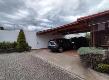 Vendo Casa de 4 Dorm., Valle de Los Chillos, Sector Supermaxi San Gabriel — imagen 2