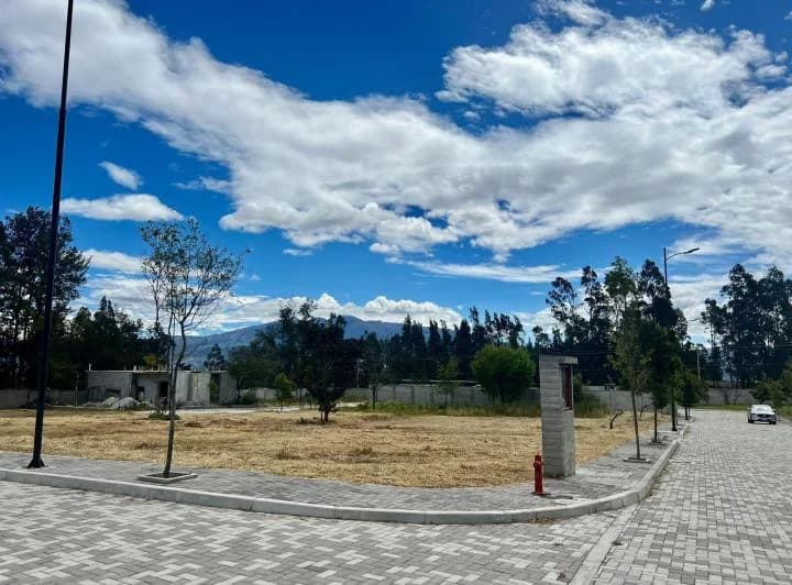 Mv - Puembo, en Venta Terreno 464.75 m², en Urbanización Privada — imagen 1