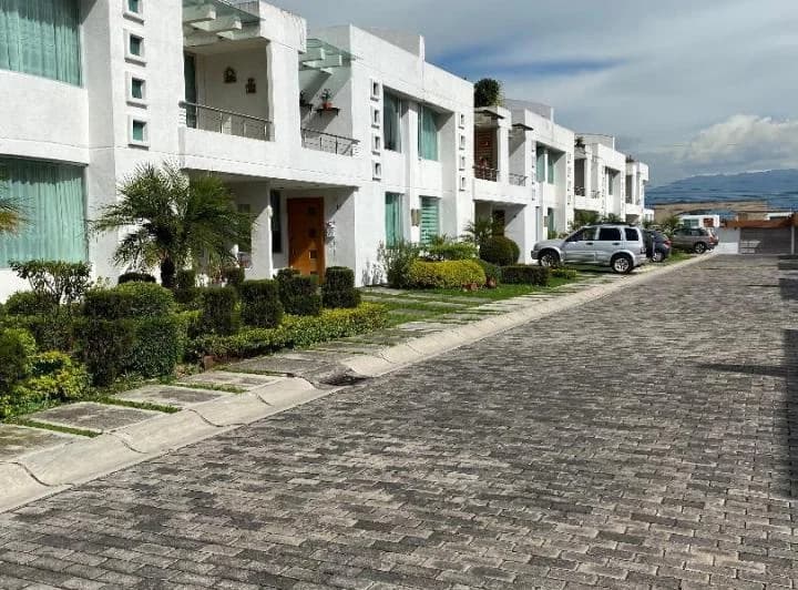 De Venta Casa Espaciosa en Conjunto Armenia 2 — imagen 1