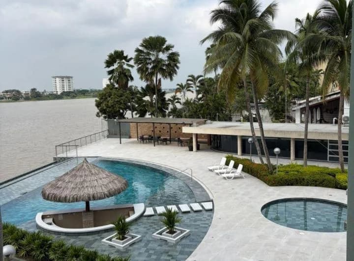 Samborondón Km 4.5 Departamento Vista Al Río en Venta, Guayas — imagen 1