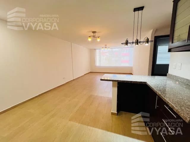 Coruña - Sector Udla, Se Vende Departamento de 82 m² — imagen 1