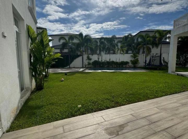 Plaza Lagos Villa Moderna 4 Dorm. Amplia Sala y Jardin, Guayas — imagen 1