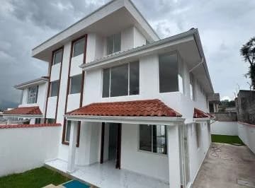 En Venta Casa 4 Dorm. 3 Parqueaderos Sector Cashapamba — imagen 5