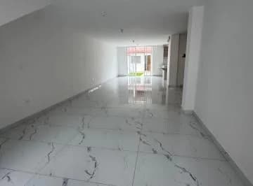 En Venta Casa 4 Dorm. 3 Parqueaderos Sector Cashapamba — imagen 4