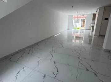 En Venta Casa 4 Dorm. 3 Parqueaderos Sector Cashapamba — imagen 3