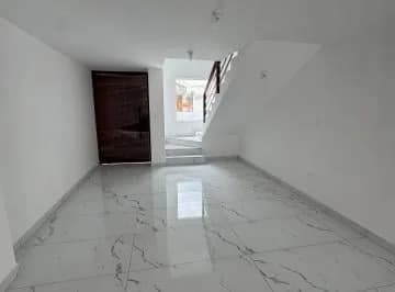 En Venta Casa 4 Dorm. 3 Parqueaderos Sector Cashapamba — imagen 2