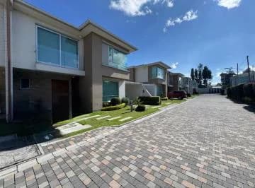 Linda Casa Moderna en Conjunto, Amplios Espacios, Excelentes Áreas Comunales Sector Hilacril Tumbaco — imagen 5