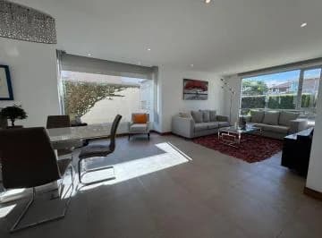 Linda Casa Moderna en Conjunto, Amplios Espacios, Excelentes Áreas Comunales Sector Hilacril Tumbaco — imagen 4