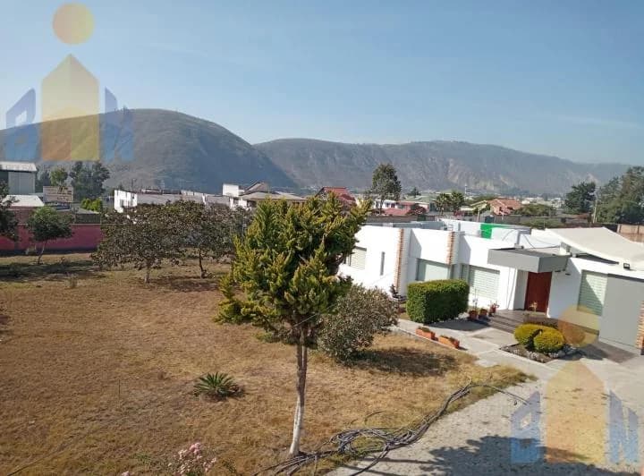 Mitad del Mundo, Vendo 2 Terrenos de 530 m² Cada Uno en Elegante Urbanizacion — imagen 1