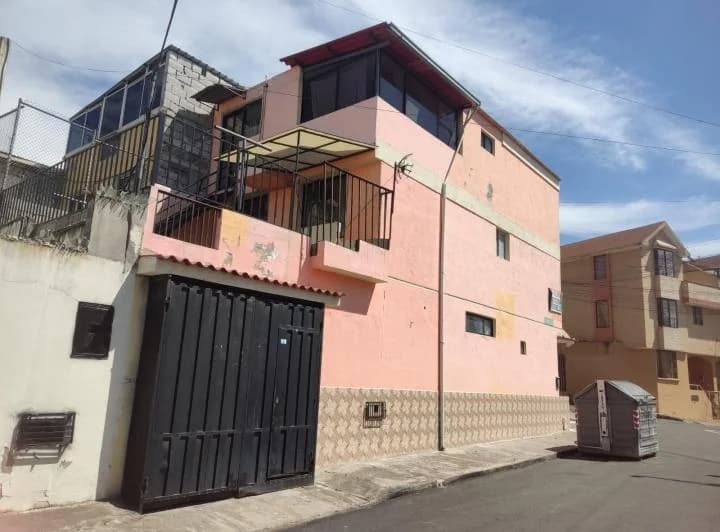 Casa Rentera en Venta Sector San Jose de Moran - Calderon — imagen 1