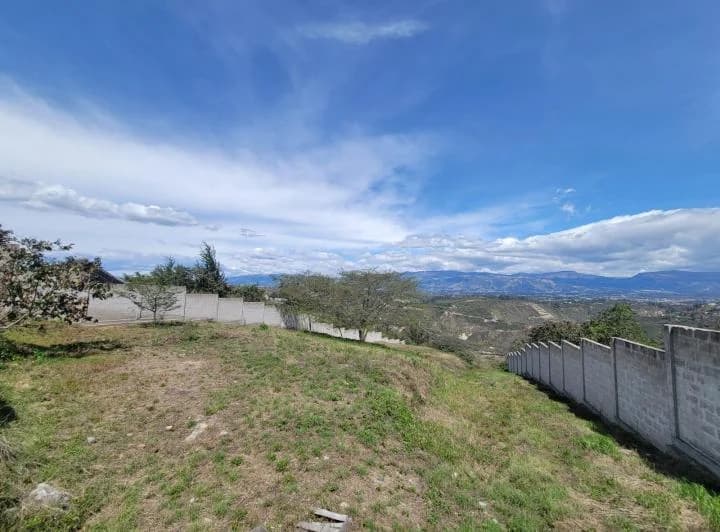 Terreno en Arriendo Nayon — imagen 1