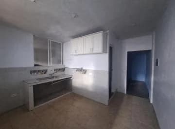 Amplia Casa Rentera en Venta de 4 Departamentos — imagen 2